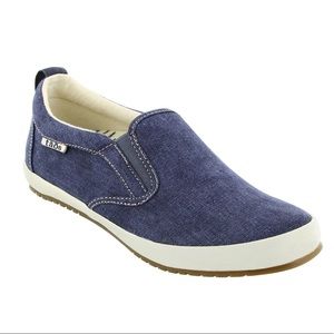 New✨Taos Dandy Blue Wash Canvas Slip On Size 6.5